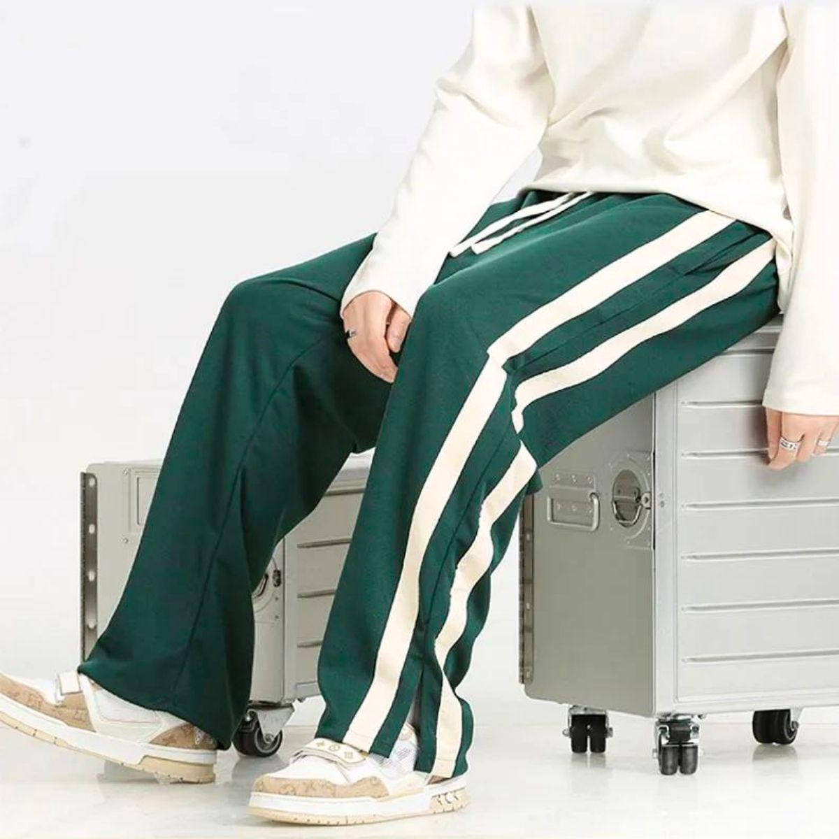 Gambudo Striped Loose Sweatpants