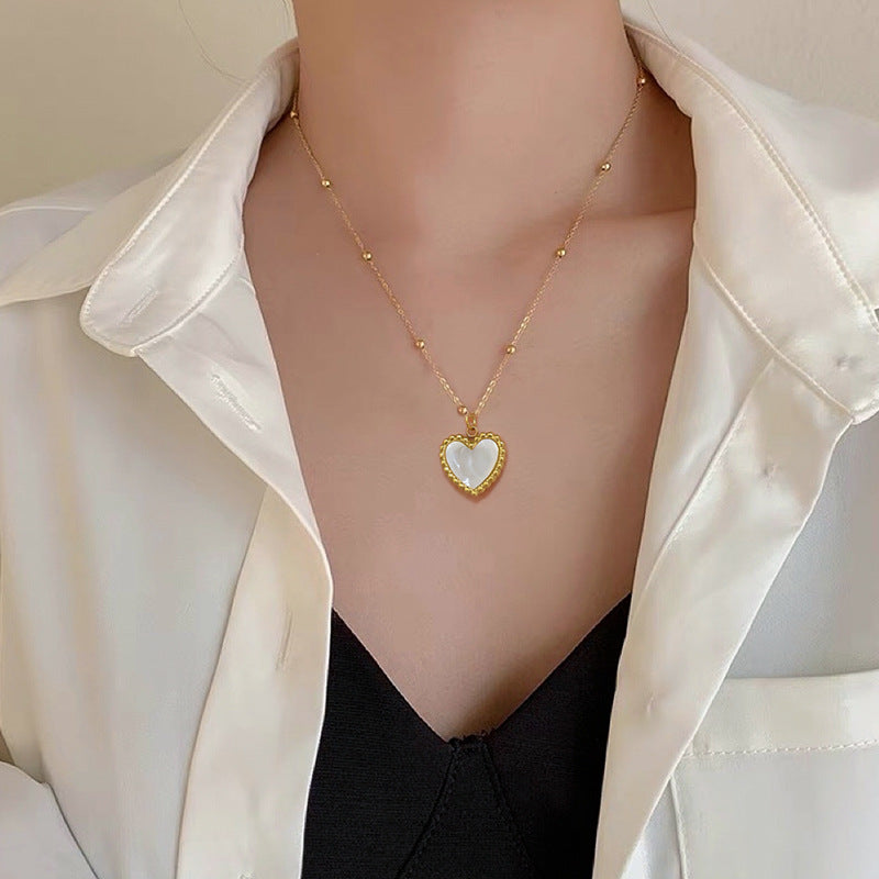 Edra Heart-shaped Love Necklace