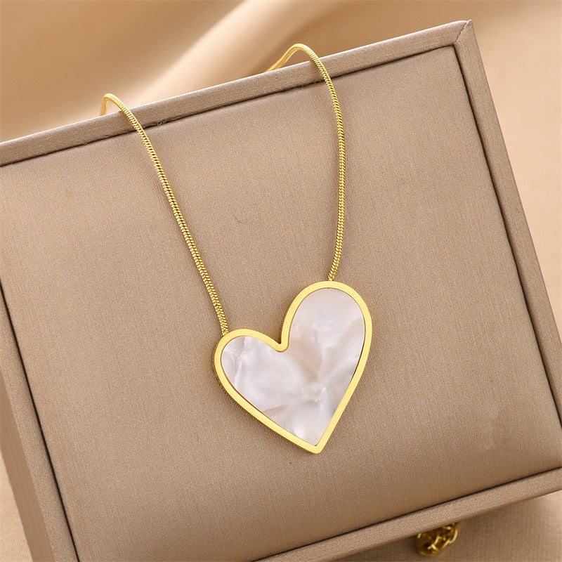 Isla Modern Hearted Necklace